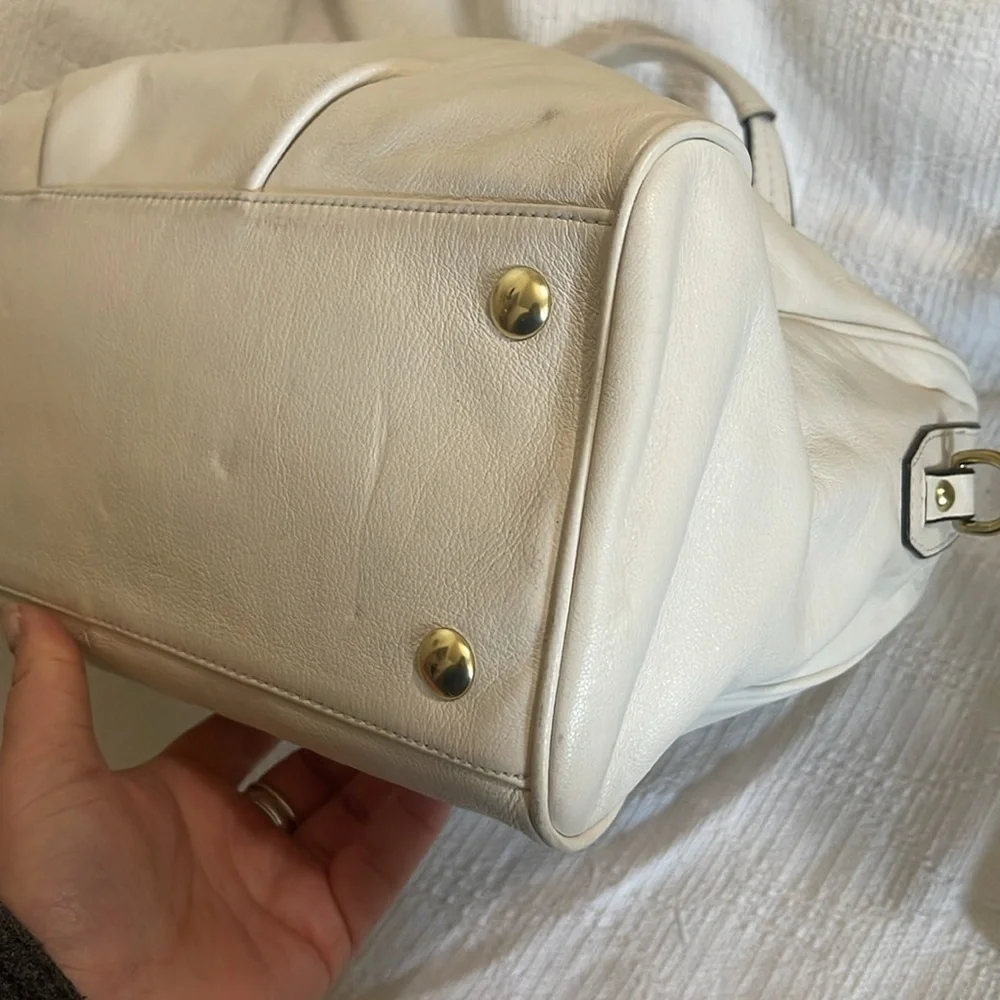 COACH- Taylor leather satchel in Ivory - F25296- GUC